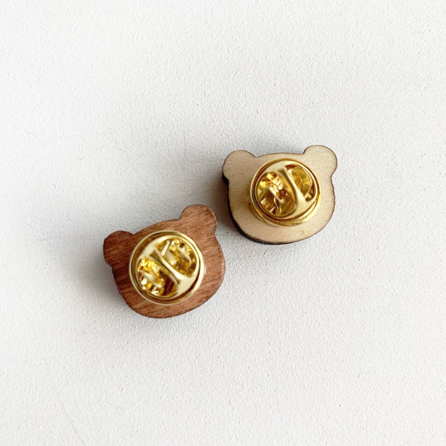 ミニミニくまさん*木のピンバッジ