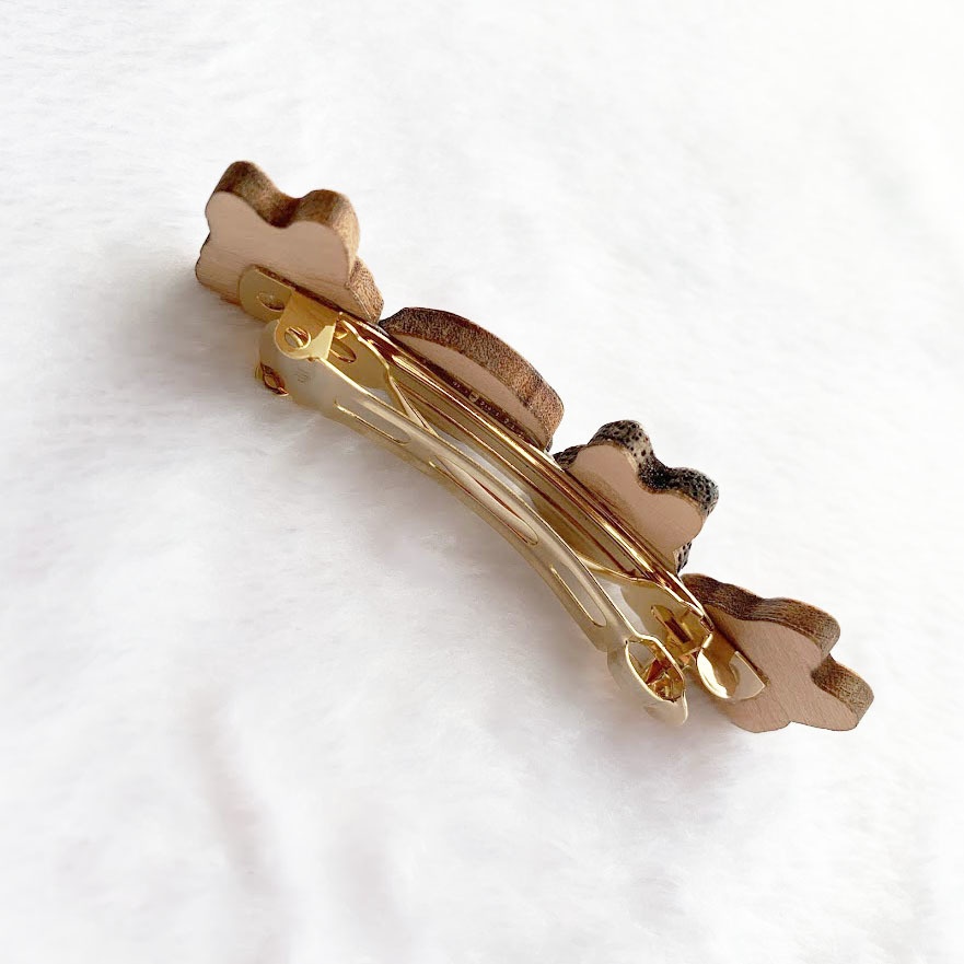 ほっこりうさぎさん*木のバレッタ