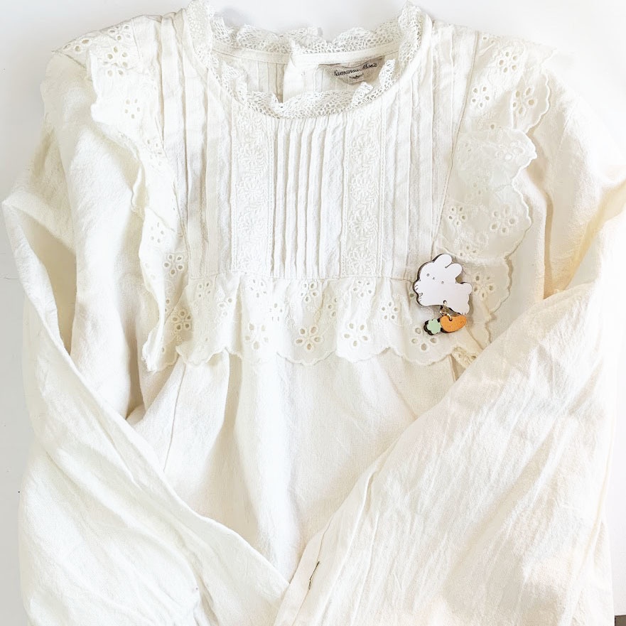 ぴょんぴょんうさぎとニンジン*木のブローチ