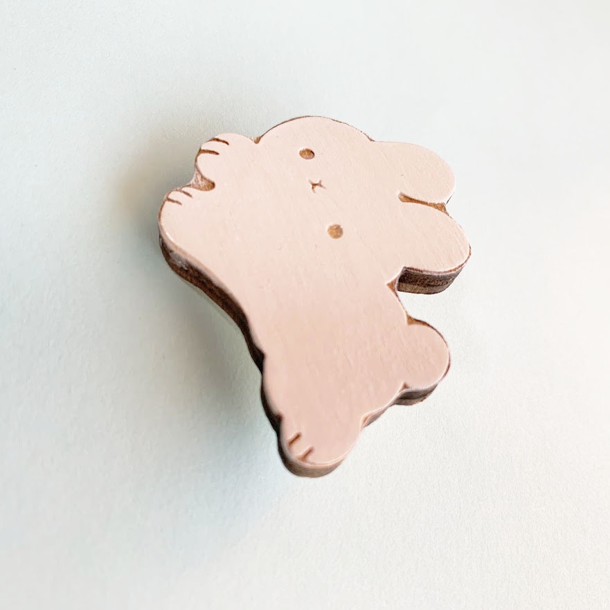 ぴょんぴょんうさぎ*木のブローチ