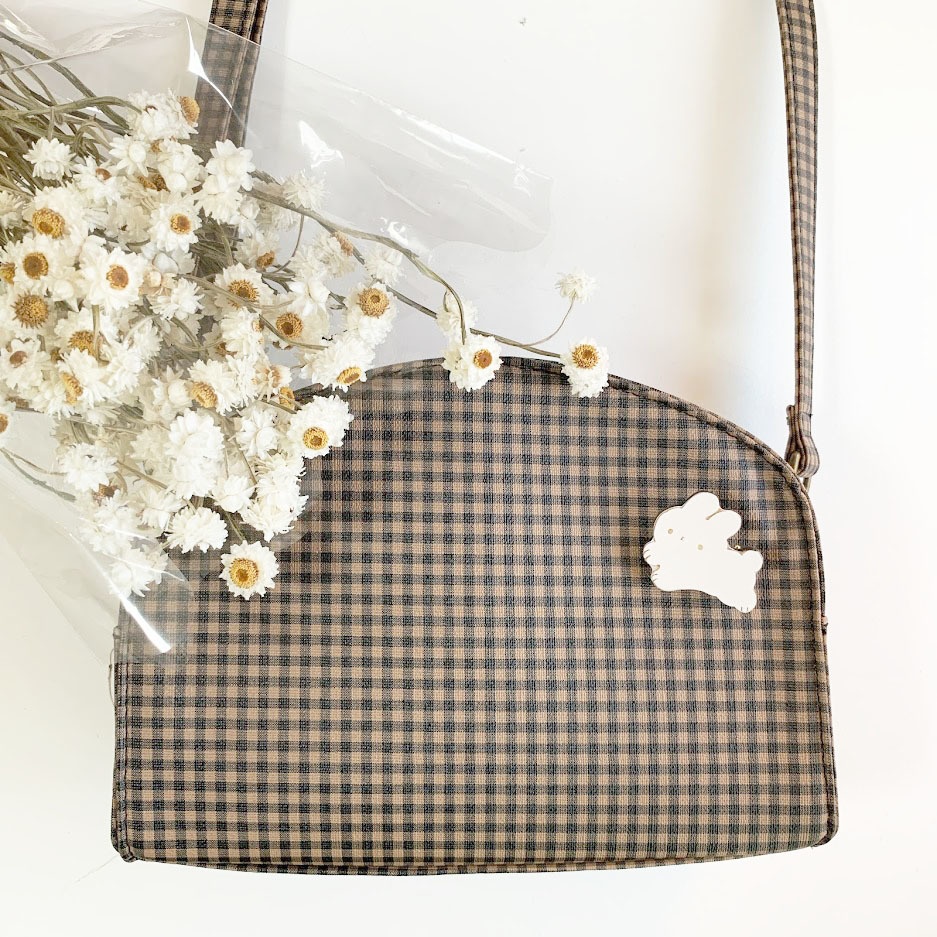 ぴょんぴょんうさぎ*木のブローチ