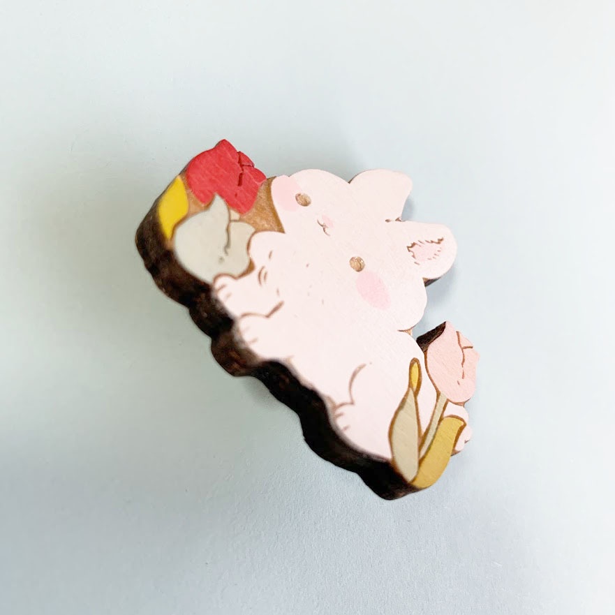 うさぎさんとチューリップ*木のブローチ