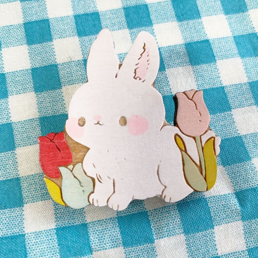 うさぎさんとチューリップ*木のブローチ