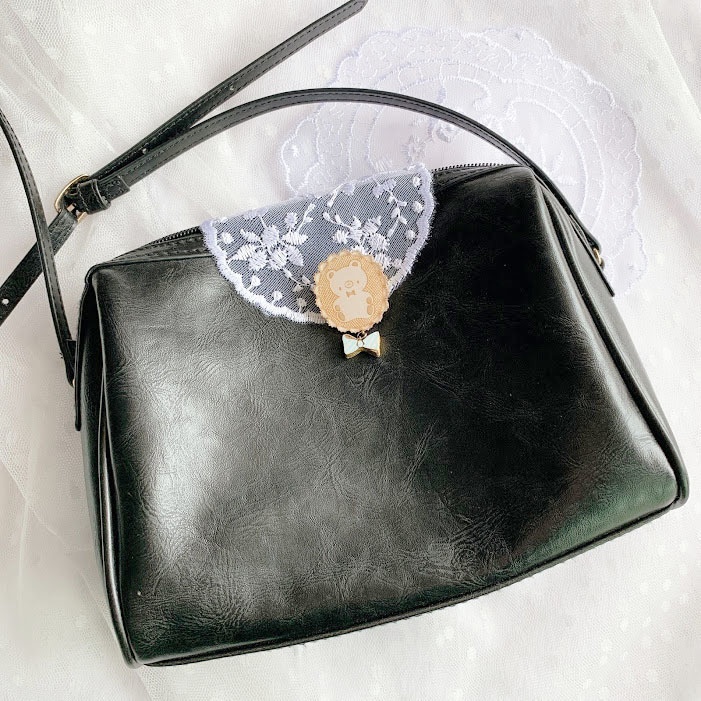 きらきら思い出のレースモチーフ(リボン付き)*木とアクリルのブローチ