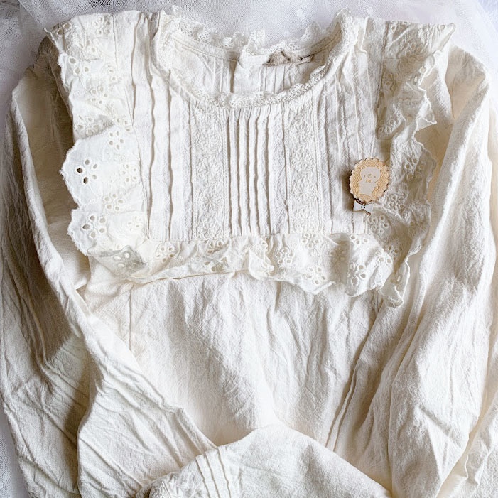 きらきら思い出のレースモチーフ(リボン付き)*木とアクリルのブローチ