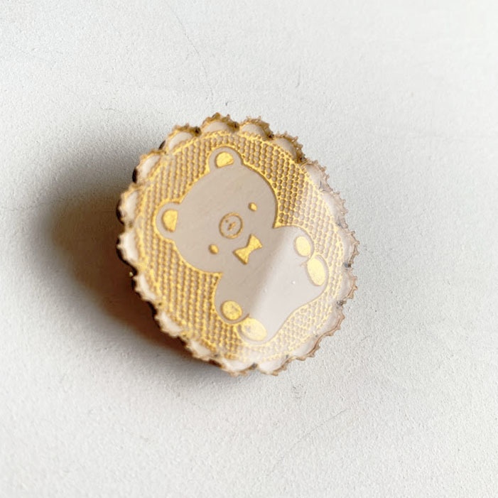 きらきら思い出のレースモチーフ*木とアクリルのブローチ
