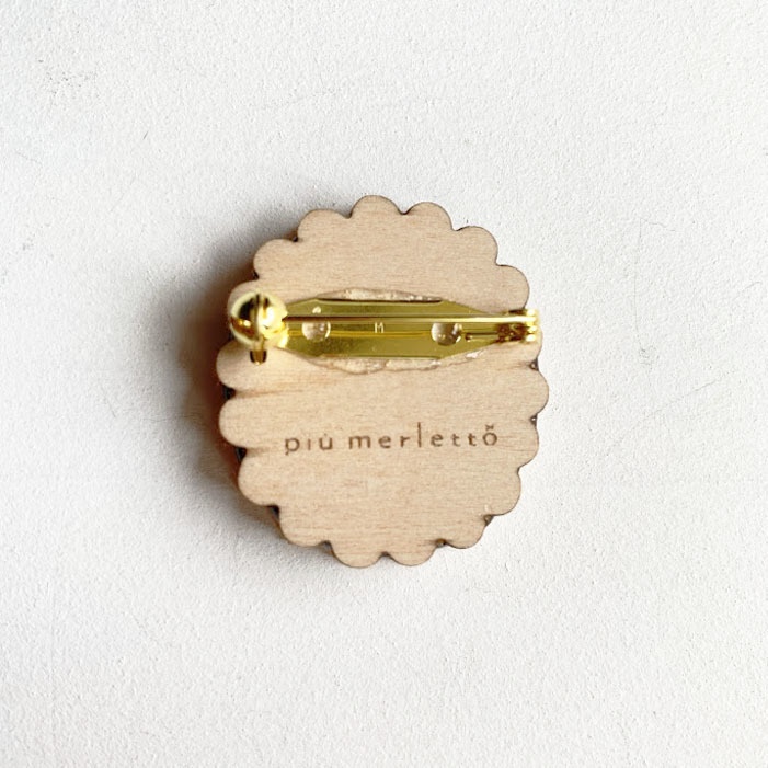 きらきら思い出のレースモチーフ*木とアクリルのブローチ