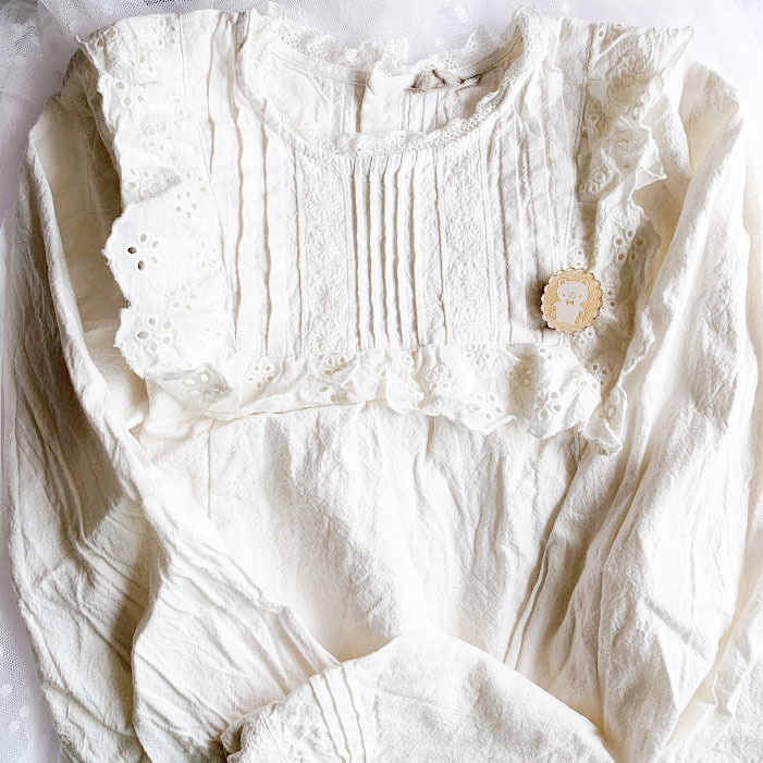 きらきら思い出のレースモチーフ*木とアクリルのブローチ