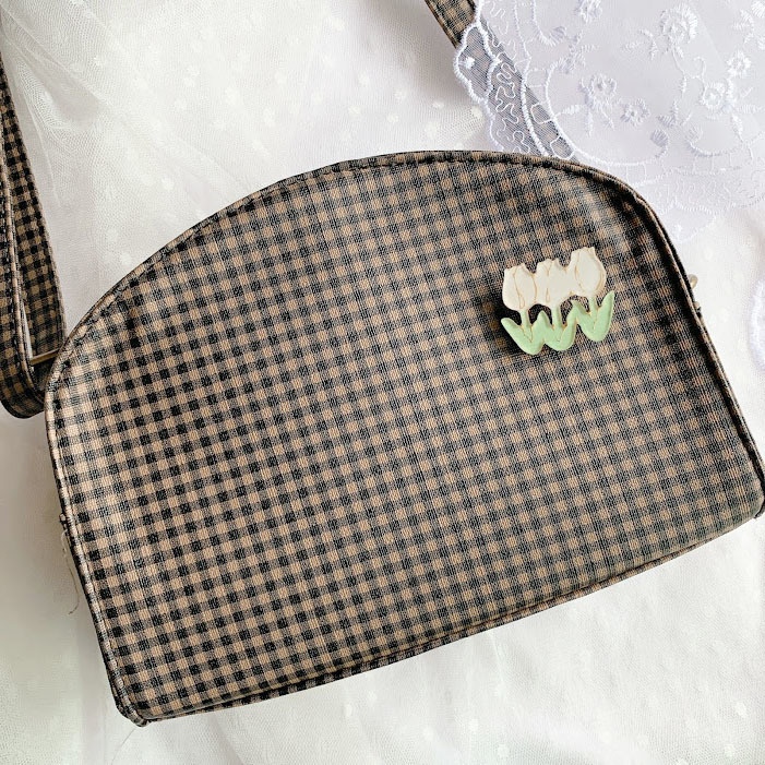 レトロチューリップ(ホワイト)*木とアクリルのブローチ