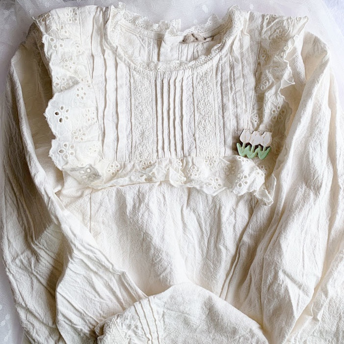 レトロチューリップ(ホワイト)*木とアクリルのブローチ