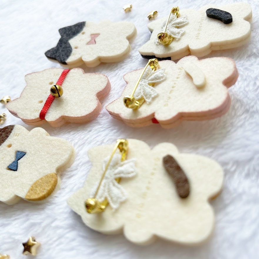 やわらかねこ*フェルトのブローチ