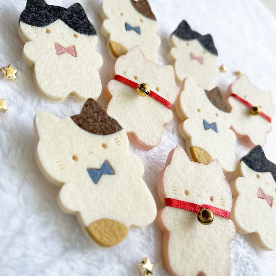 やわらかねこ*フェルトのブローチ