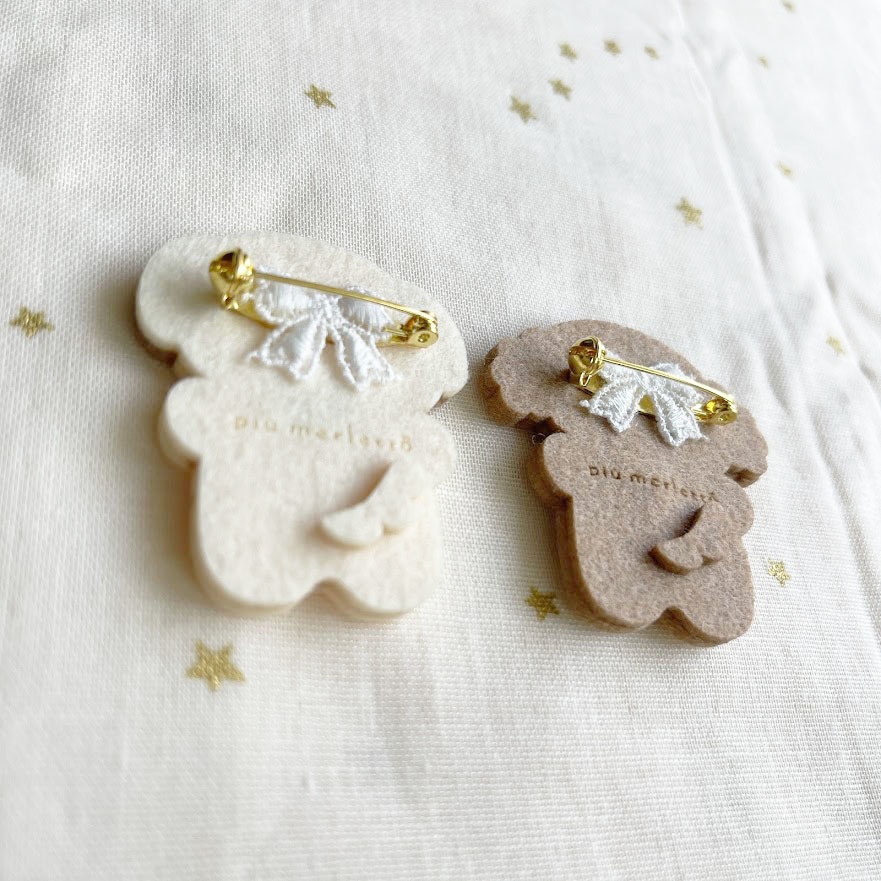 やわらかいぬ*フェルトのブローチ