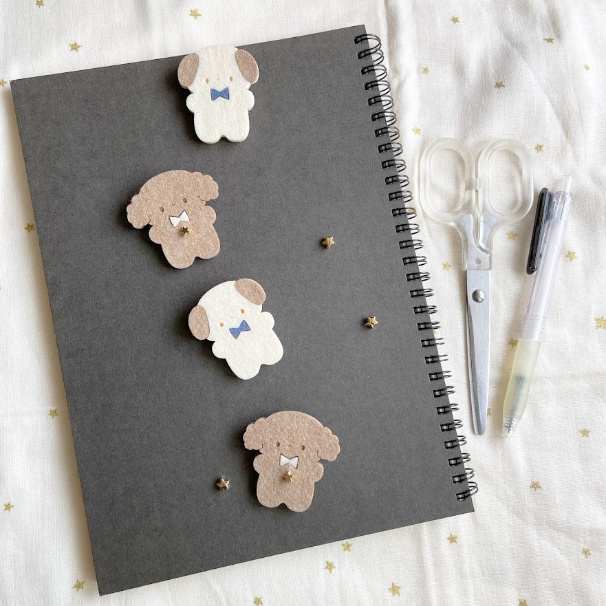 やわらかいぬ*フェルトのブローチ