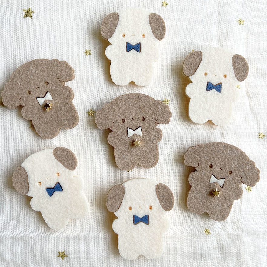 やわらかいぬ*フェルトのブローチ