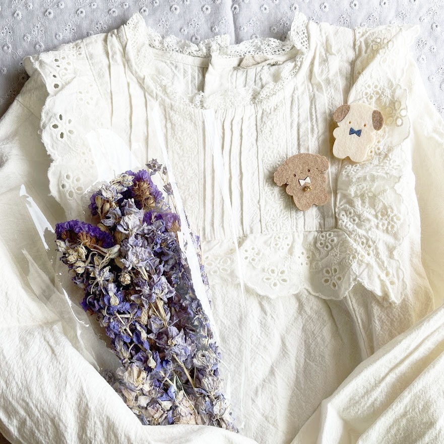 やわらかいぬ*フェルトのブローチ