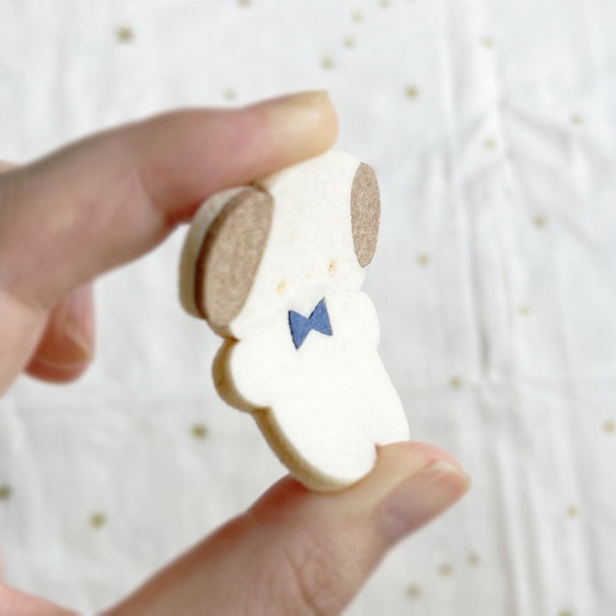 やわらかいぬ*フェルトのブローチ