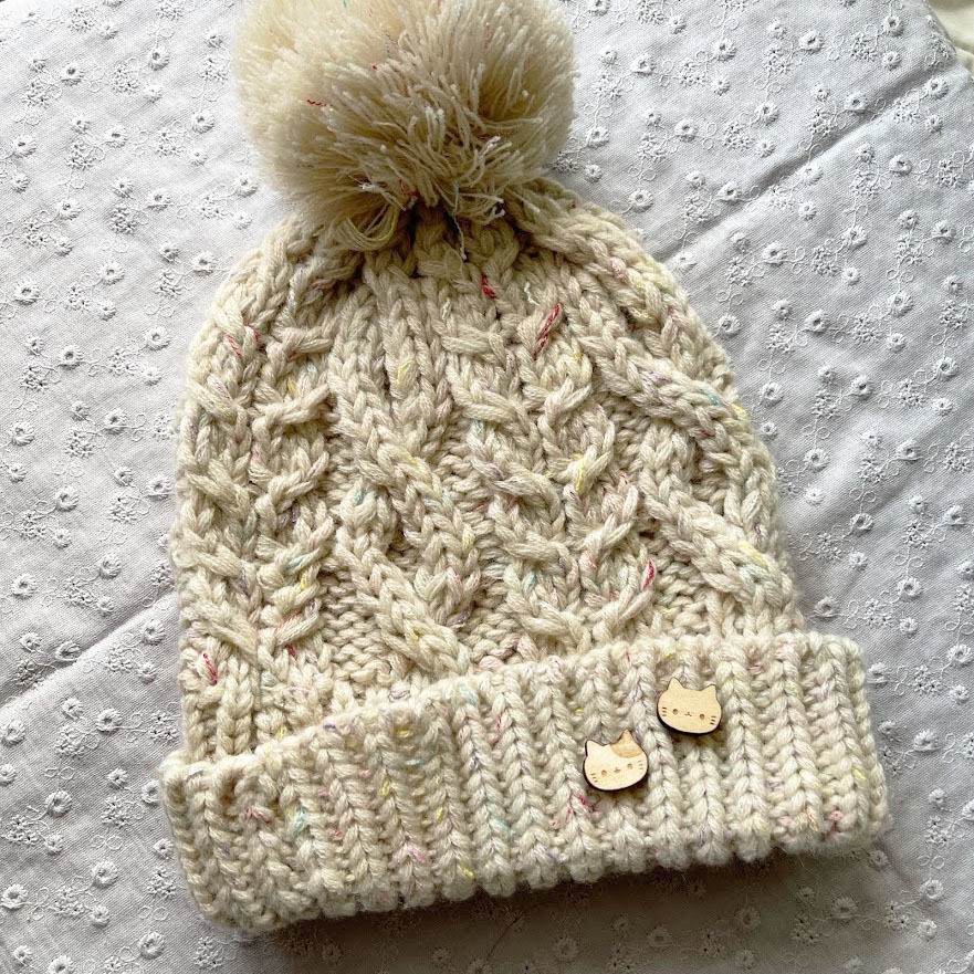 ミニミニねこさん*木のピンバッジ