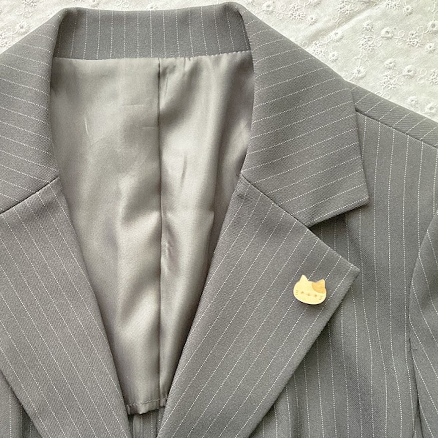 ミニミニねこさん*木のピンバッジ