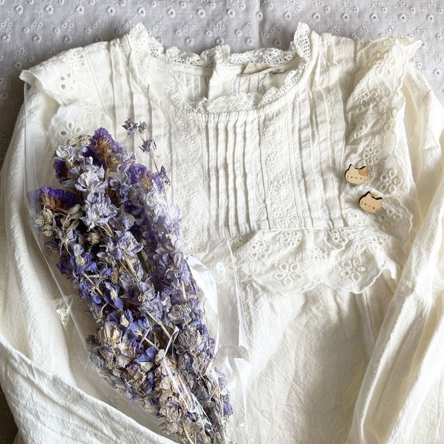 ミニミニねこさん*木のピンバッジ