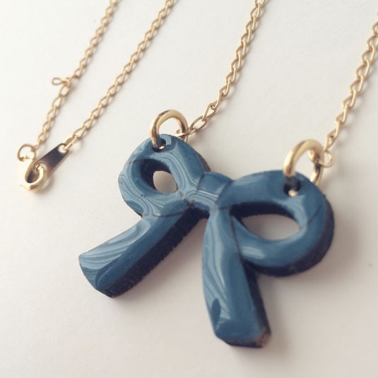 秋色*リボンネックレス