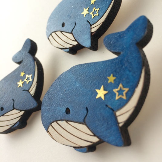 星空クジラのブローチ