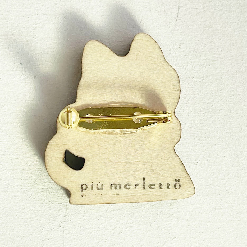 富士山とトラ*木のブローチ