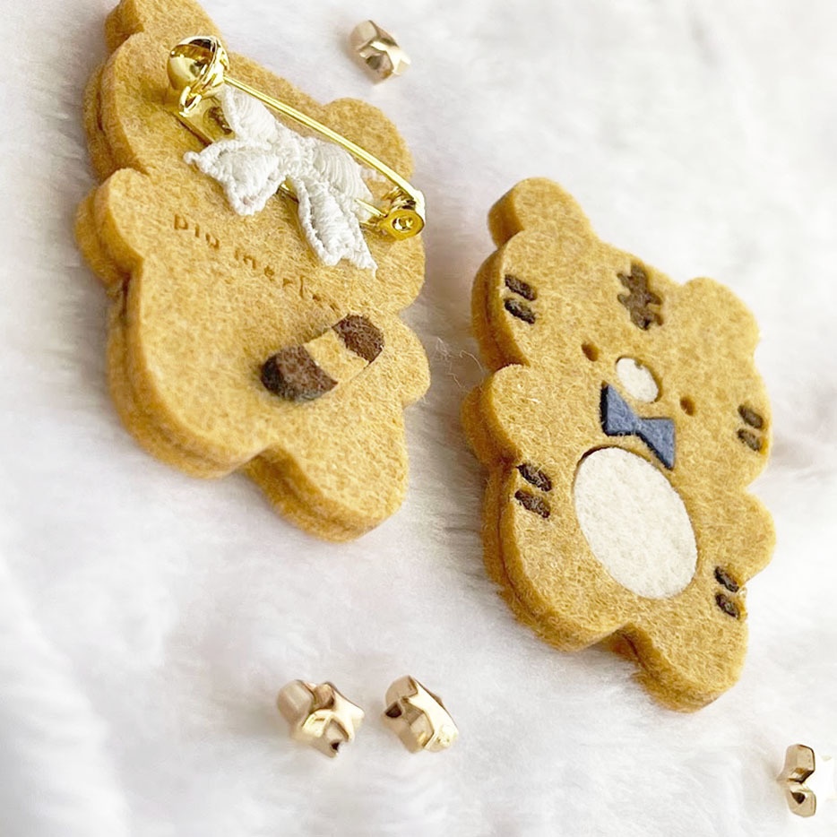 やわらかとら*フェルトのブローチ