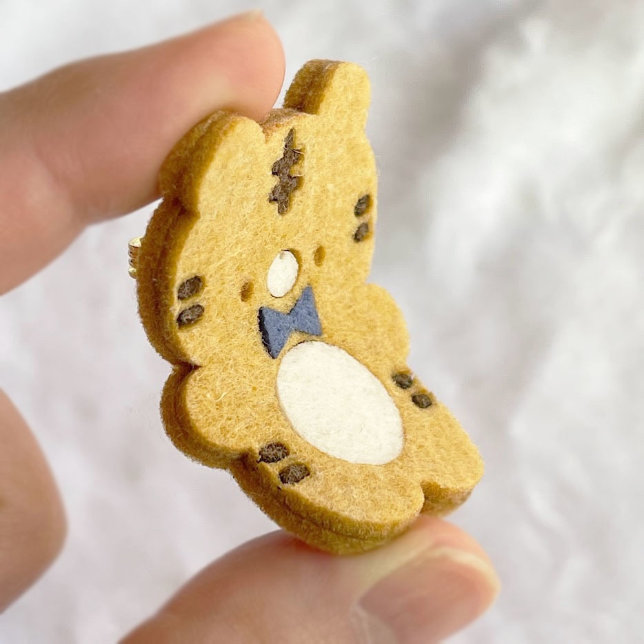 やわらかとら*フェルトのブローチ