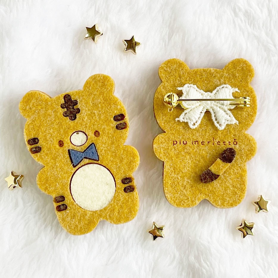 やわらかとら*フェルトのブローチ