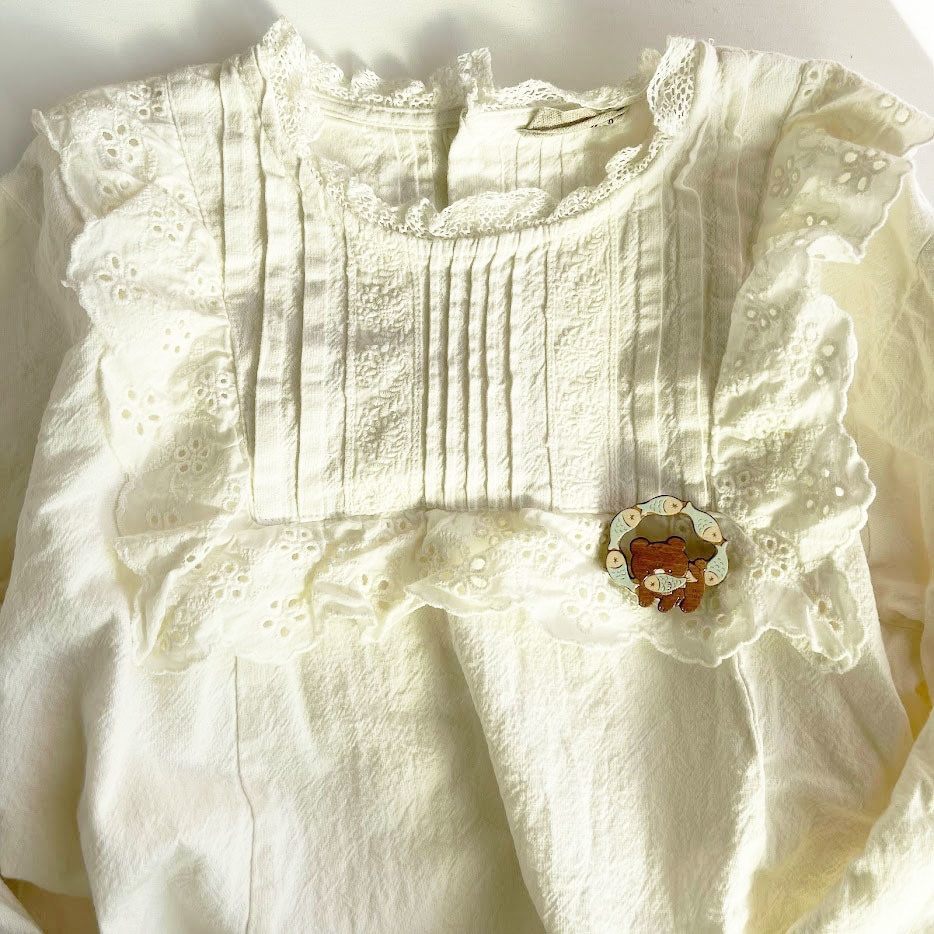 木彫りのくま*木のブローチ