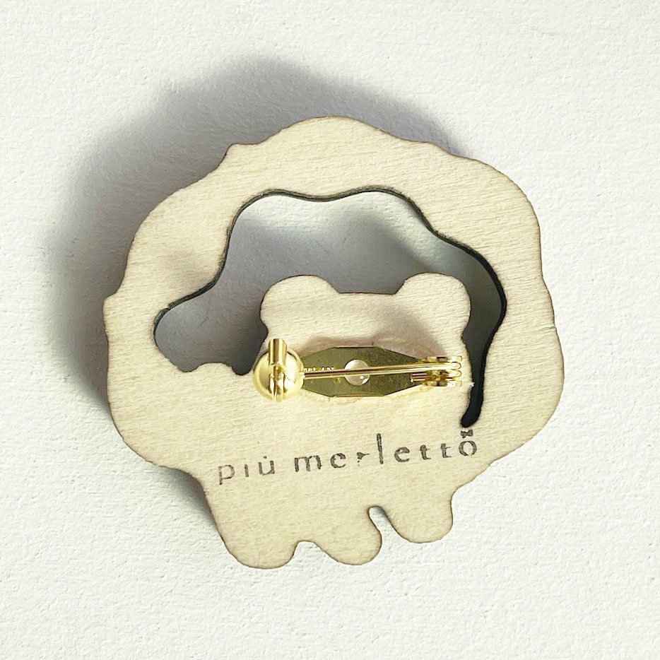 木彫りのくま*木のブローチ