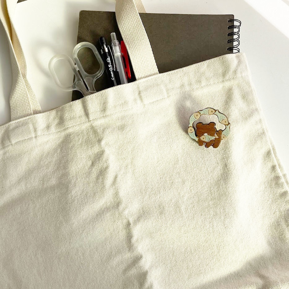 木彫りのくま*木のブローチ