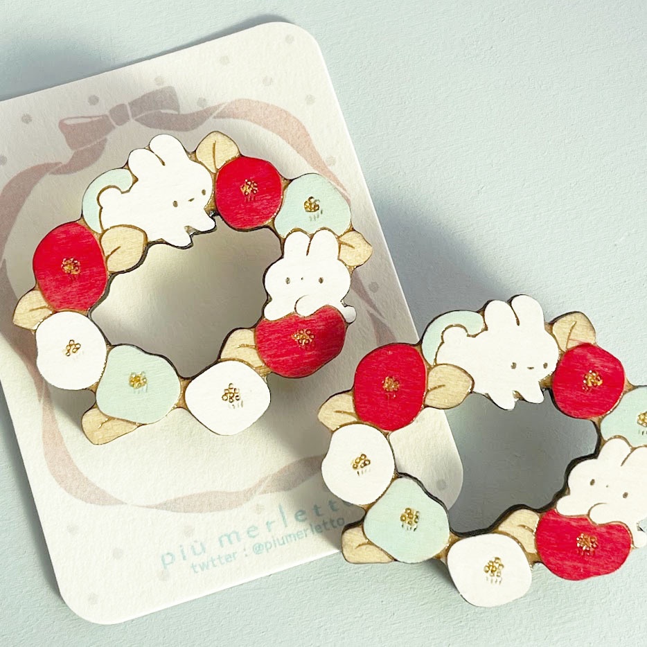 ツバキと白うさぎ*木のブローチ