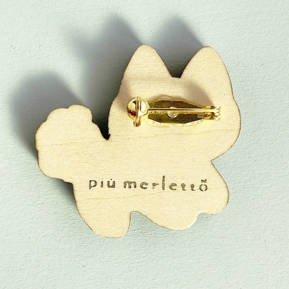 にっこり張り子いぬ*木のブローチ