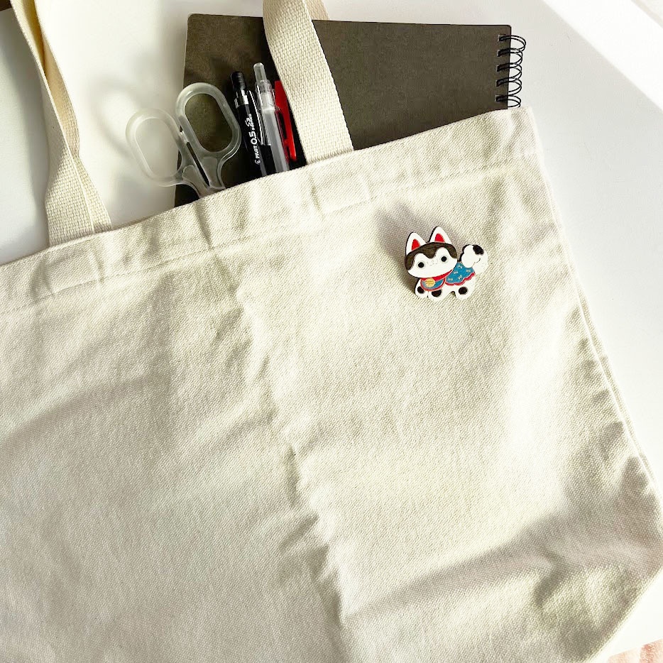 にっこり張り子いぬ*木のブローチ