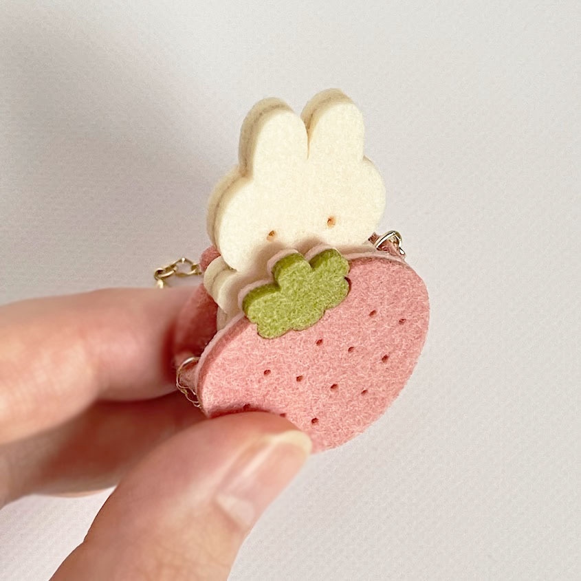 ドール*いちごとうさぎポシェット(ぴんく)