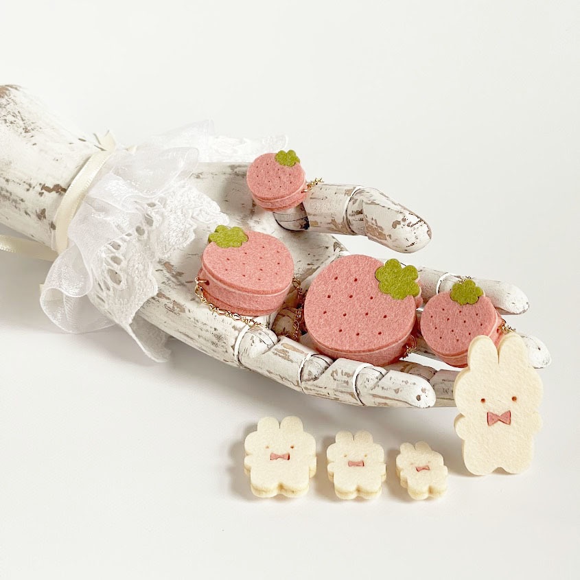 ドール*いちごとうさぎポシェット(ぴんく)