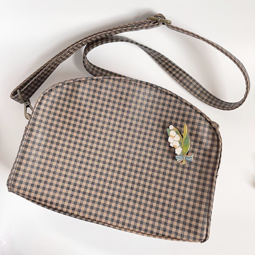 スズランうさぎ*木のブローチ