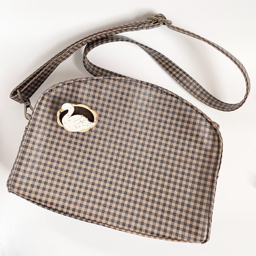 星屑と白鳥(木枠)*木のブローチ