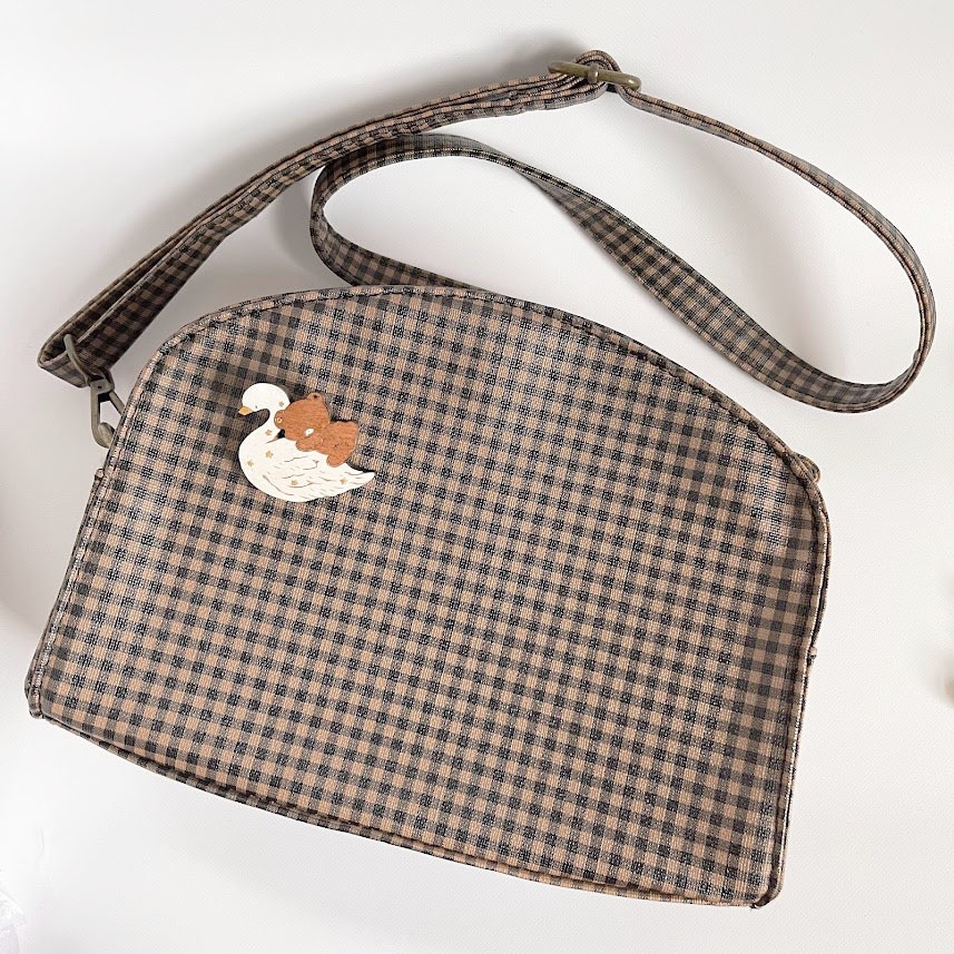 星屑と白鳥*木のブローチ