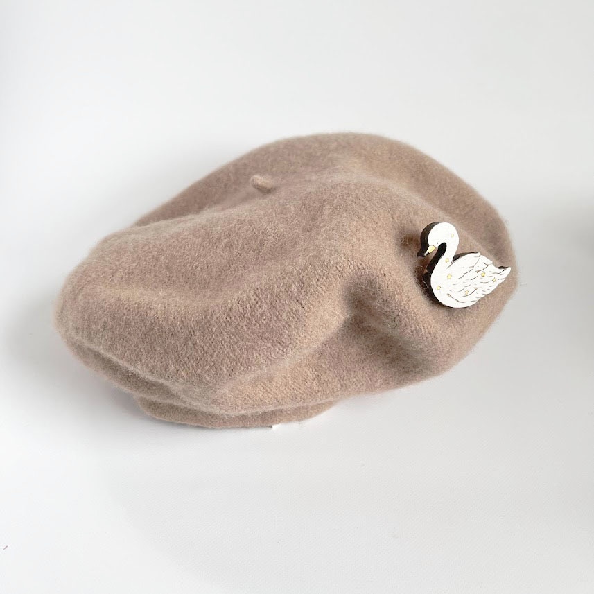 星屑と白鳥*木のブローチ