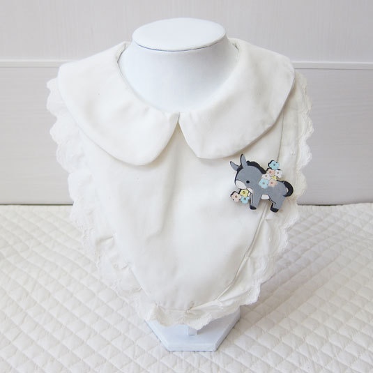 お花とロバさん*木のブローチ