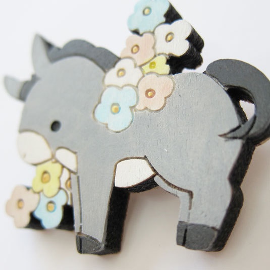 お花とロバさん*木のブローチ