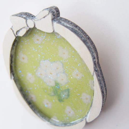 小さな額縁*木のブローチ