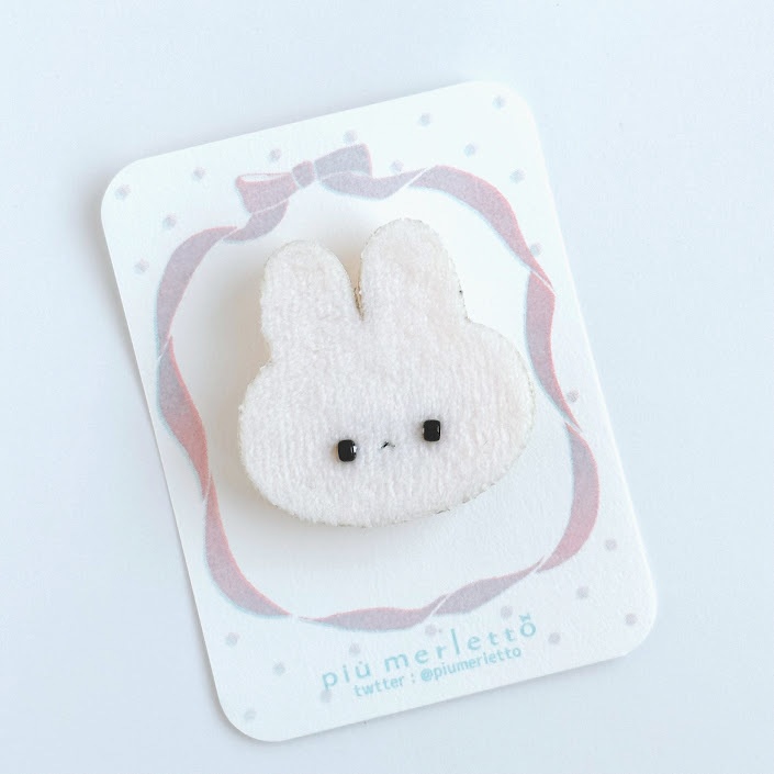 ふわふわうさぎ*フェルトのブローチ
