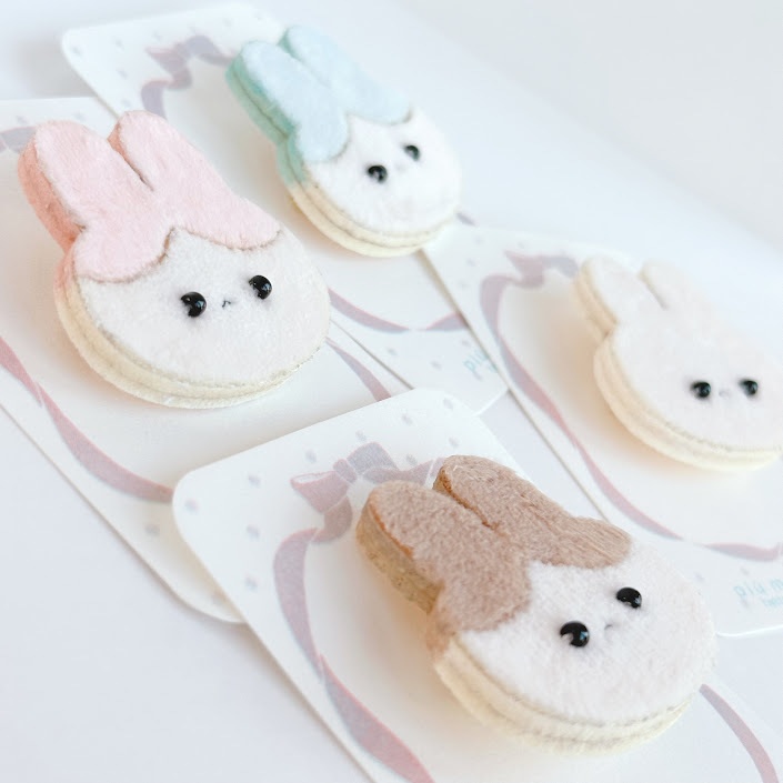 ふわふわうさぎ*フェルトのブローチ