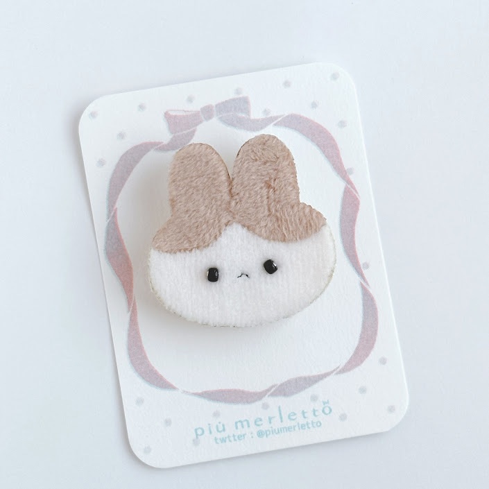 ふわふわうさぎ*フェルトのブローチ