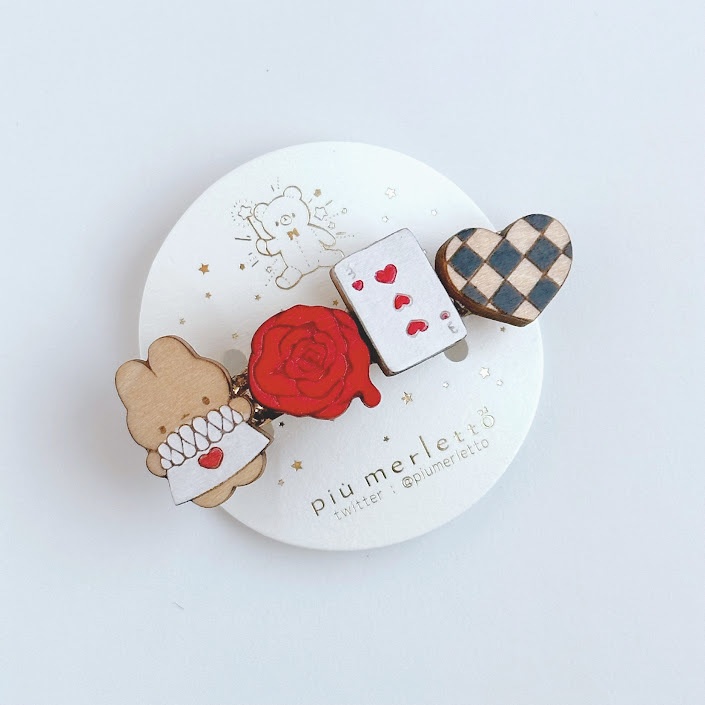 ハートの女王様な*木のバレッタ