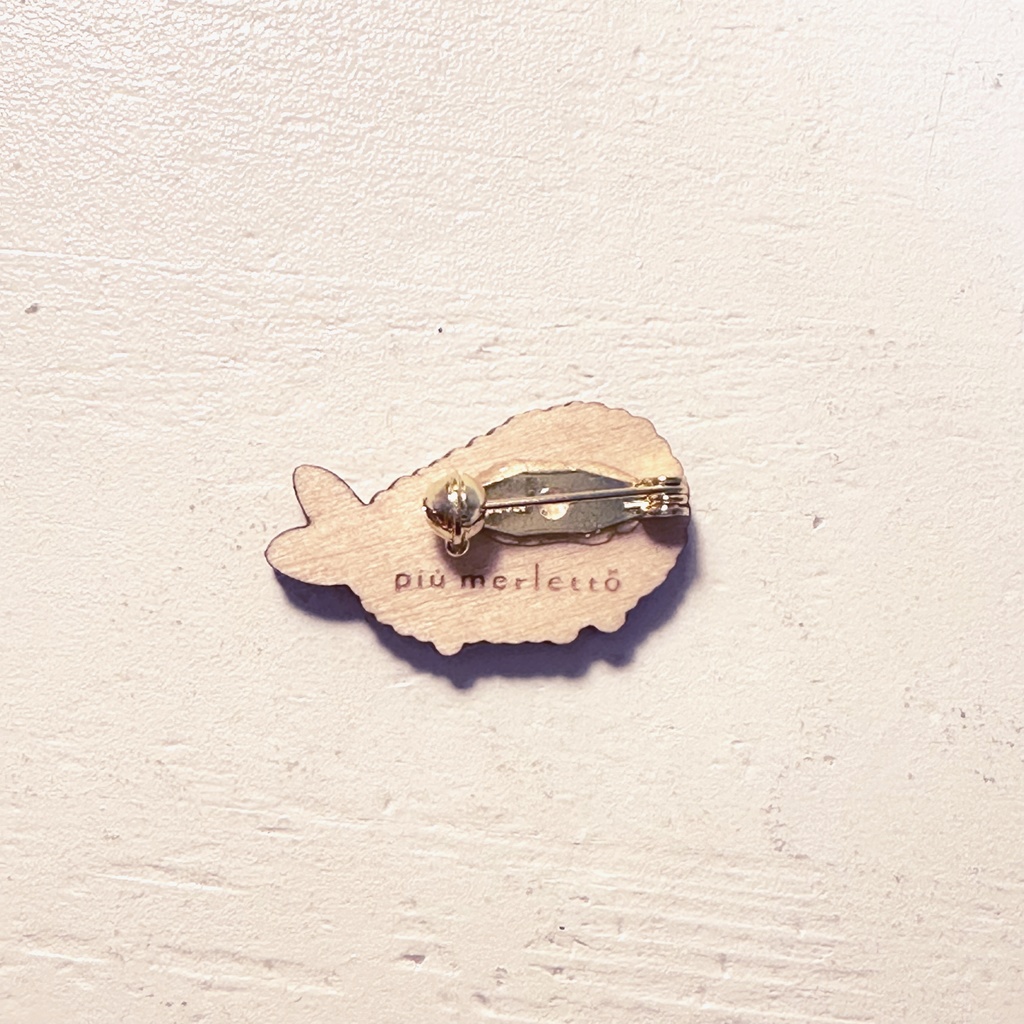 ミニ*エビフライの稚魚*木のブローチ